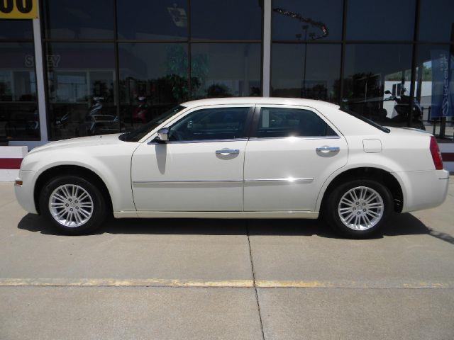 2010 Chrysler 300