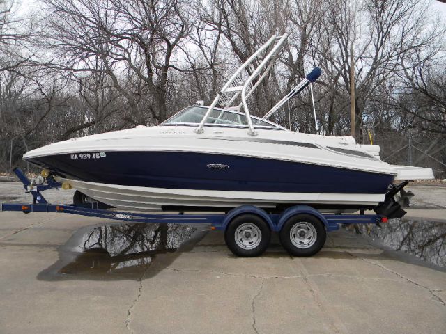 2008 Sea Ray 210 Sundeck
