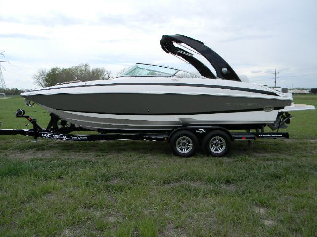 2013 Regal 27 FasDeck