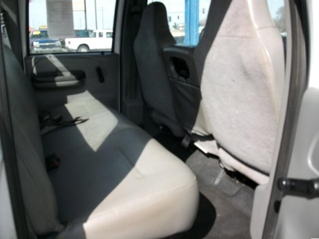 http://cimages.carsforsale.com/214357/21379DF2-BDC7-4121-A028-22456613FFB0_8.jpg?dt=041220121200