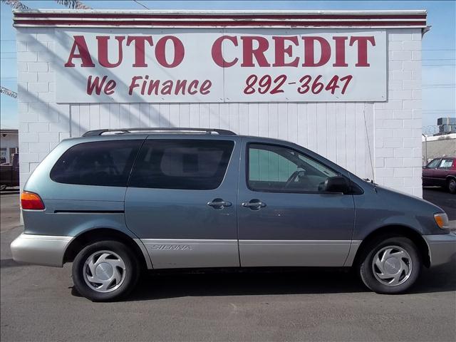 1998 TOYOTA SIENNA LE, green, this ...