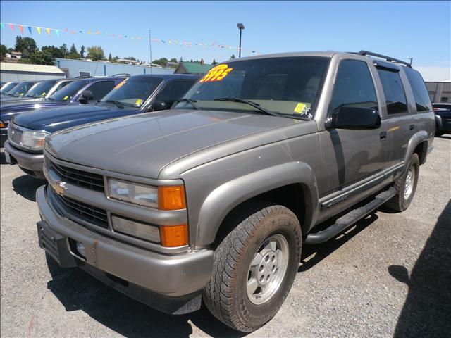 2000 CHEVROLET TAHOE LS, gold, ...