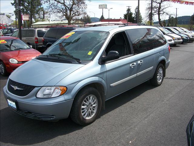 2004 CHRYSLER TOWN AND COUNTRY ...