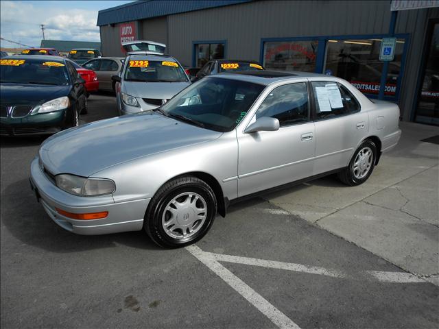 1992 TOYOTA CAMRY LE, silver, we ...