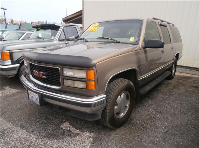 1997 GMC SUBURBAN SL, brown, with ...