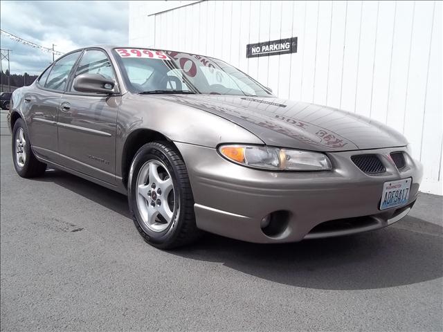 2002 PONTIAC GRAND PRIX SE1, ...