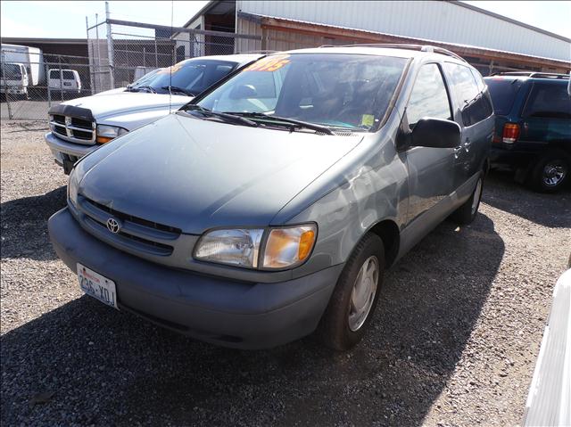 2000 Toyota Sienna for sale