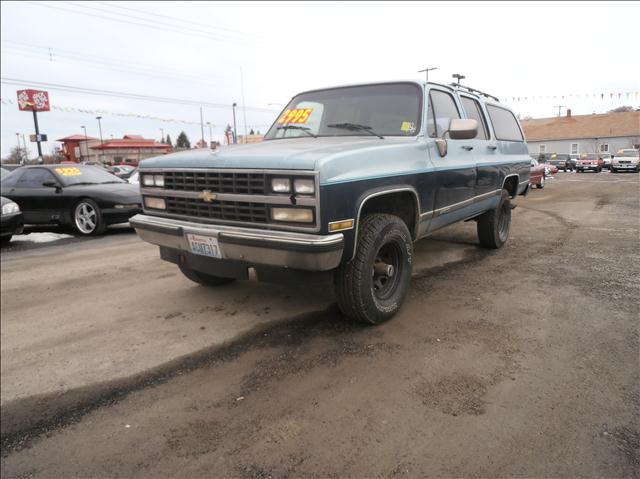 1989 CHEVROLET SUBURBAN BASE, ...