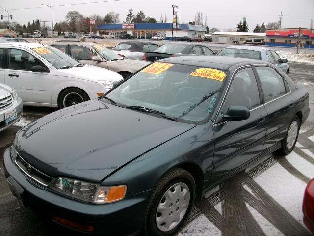 1997 HONDA ACCORD LX, teal, we take ...