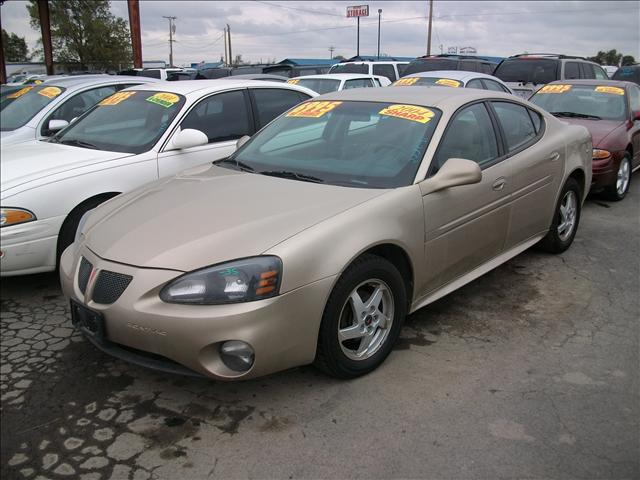 2004 PONTIAC GRAND PRIX GT, gold, ...