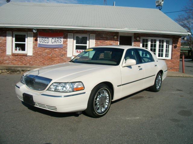 2007 Lincoln Town Car for sale