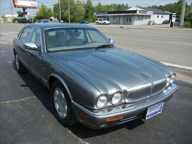 2003 Jaguar XJ8