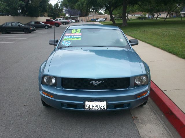2005 Ford Mustang for sale
