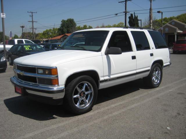 1999 CHEVROLET TAHOE LT, white, ...