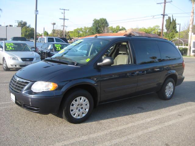 2007 CHRYSLER TOWN AND COUNTRY LX, ...
