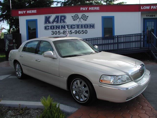 2003 Lincoln Town Car