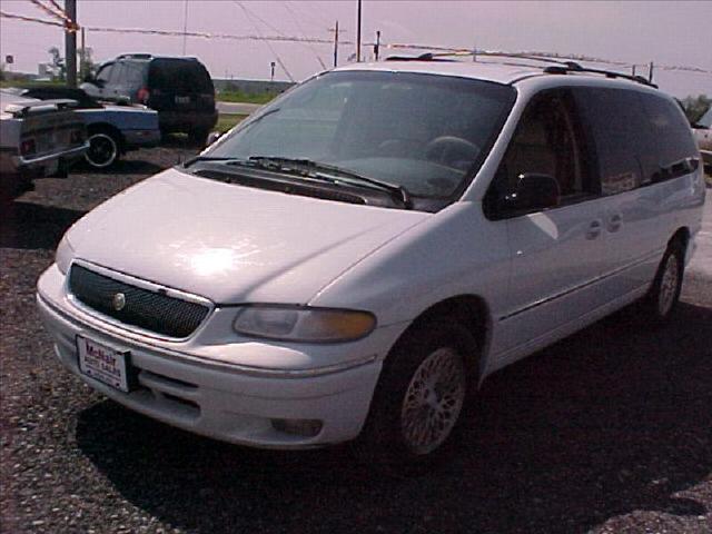 1997 Chrysler Town & Country for sale