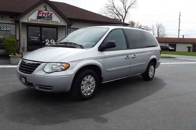 2005 Chrysler Town and Country for sale