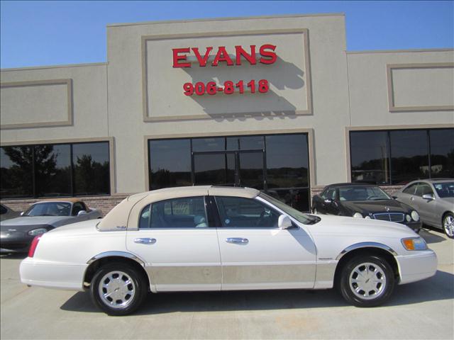 1999 Lincoln Town Car for sale