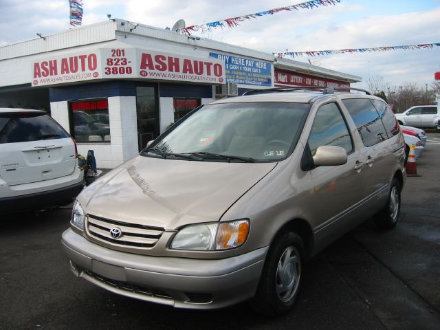2003 Toyota Sienna