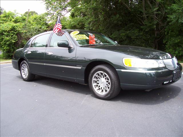 2002 Lincoln Town Car for sale