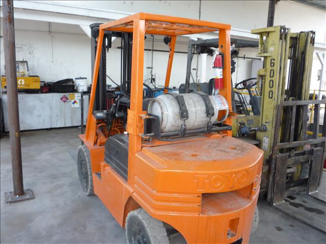 1900 TOYOTA 4000 LBS for sale