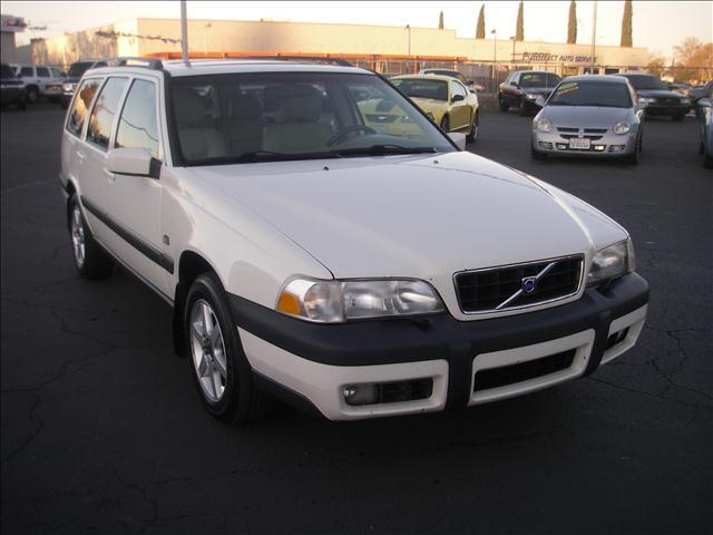2000 Volvo V70 for sale
