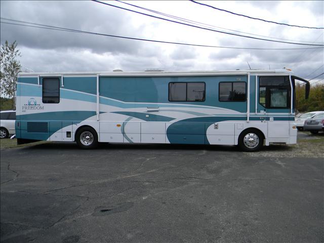1999 WINNEBAGO ULTIMATE FREEDOM for sale