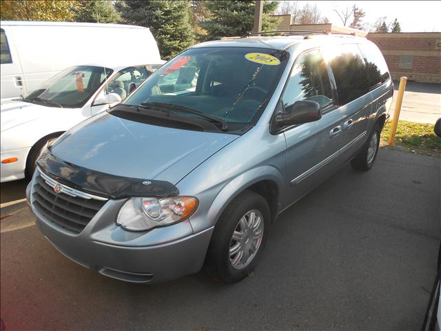 2005 Chrysler Town and Country for sale