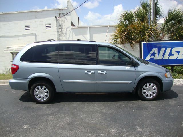 2006 Chrysler Town & Country