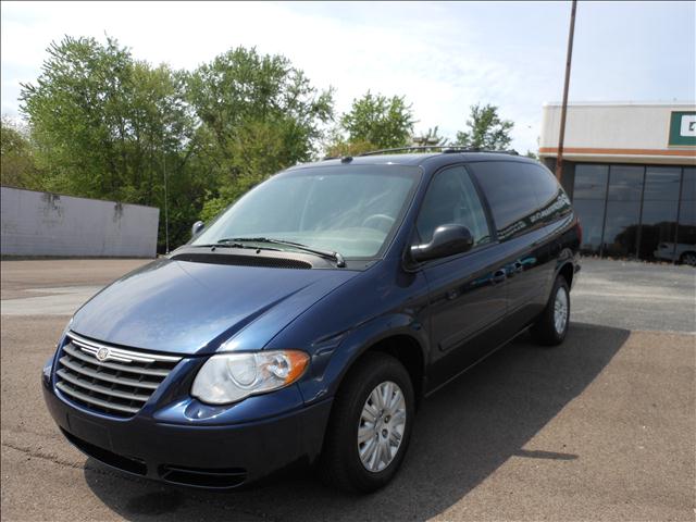 2005 Chrysler Town and Country for sale