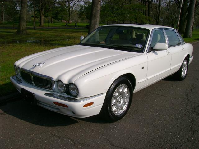 2000 Jaguar XJ8 for sale