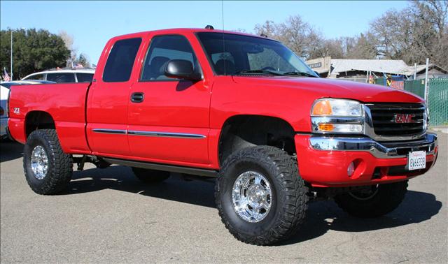 2004 GMC SIERRA 1500 SLT, red, ...