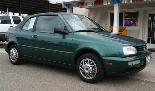 1997 VOLKSWAGEN CABRIO CONVERTIBLE, green, cheap affordable commuter.  doesnt look ...