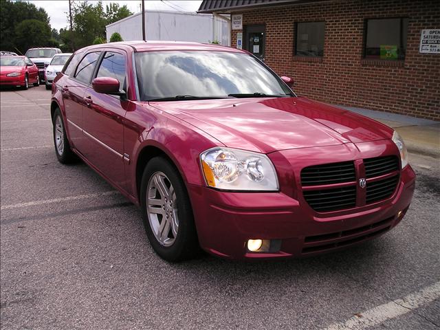 2005 Dodge Magnum for sale