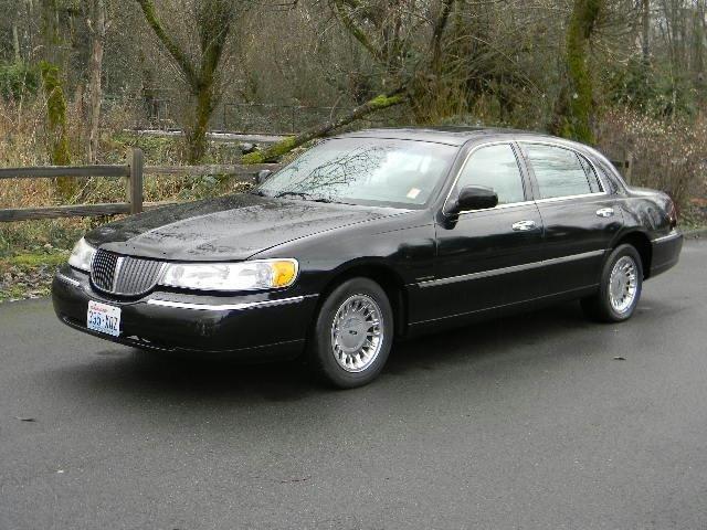 1999 Lincoln Town Car for sale