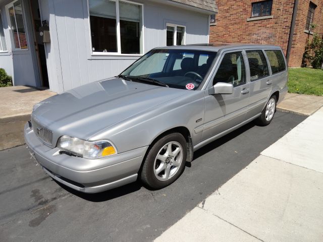 1998 Volvo V70 for sale