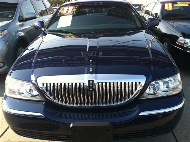 2011 Lincoln Town Car for sale