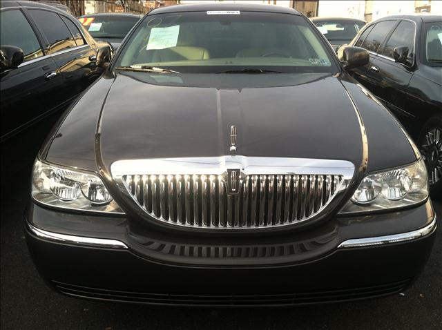 2007 Lincoln Town Car for sale