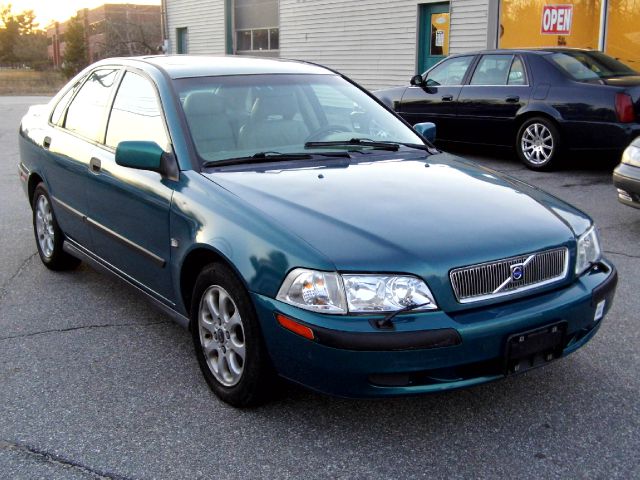 2001 Volvo S40