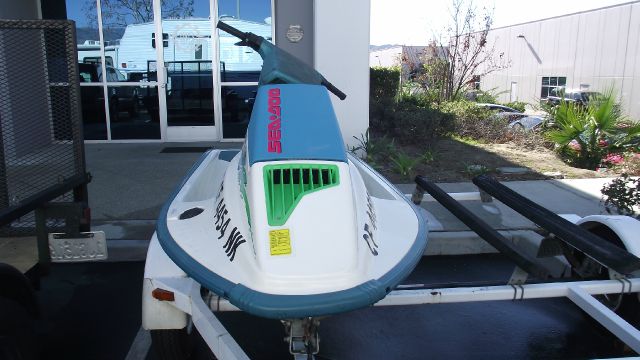 1993 SEA-DOO BOMBARDIER white 1993 bombardier spx 2-seater sea-doo twin carb  and double zieman tr