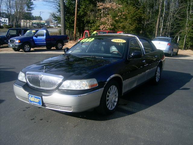 2003 Lincoln Town Car for sale
