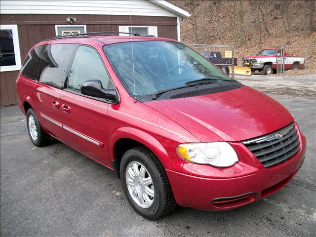 2005 Chrysler Town and Country for sale