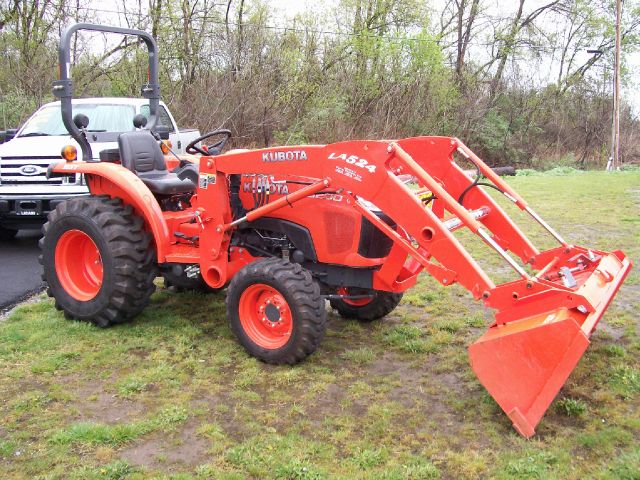 2011 KUBOTA L3200 for sale