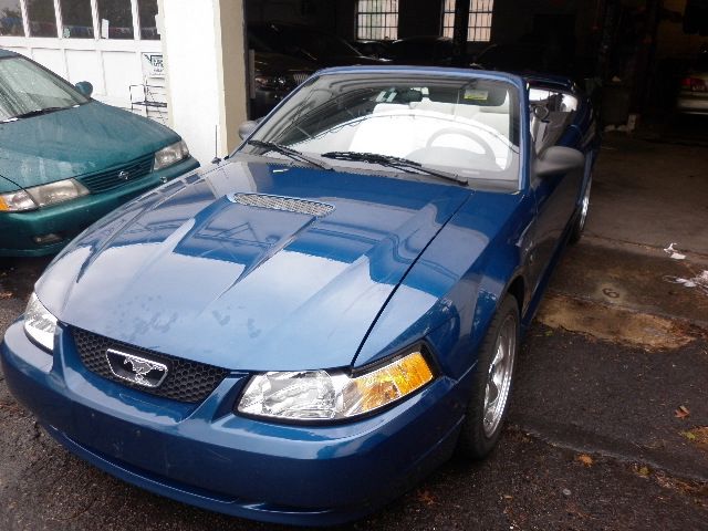 2000 Ford Mustang for sale