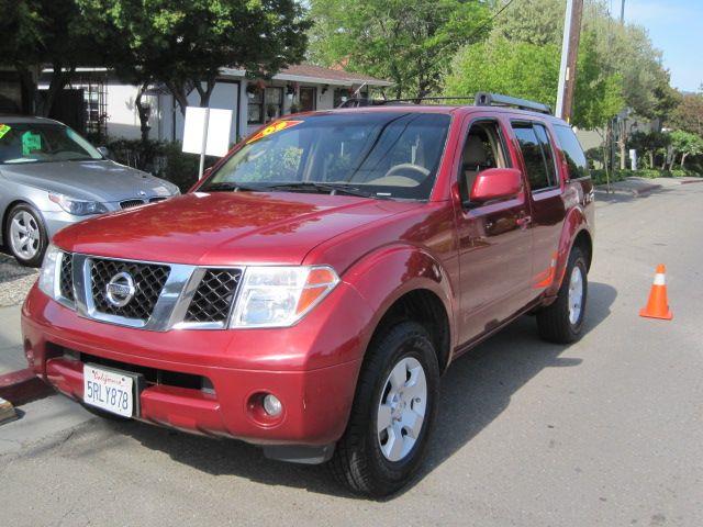 2005 Nissan-4X4-7 Pass. Pathfinder for sale