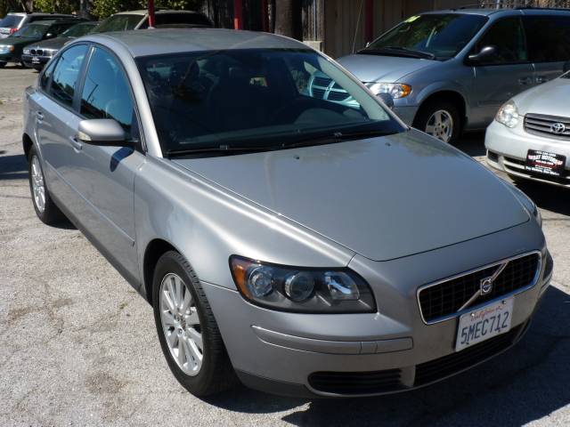 2005 VOLVO S40 2.4I, grey, 4 ...