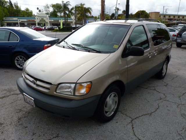 2000 TOYOTA SIENNA LE, gold, extra ...