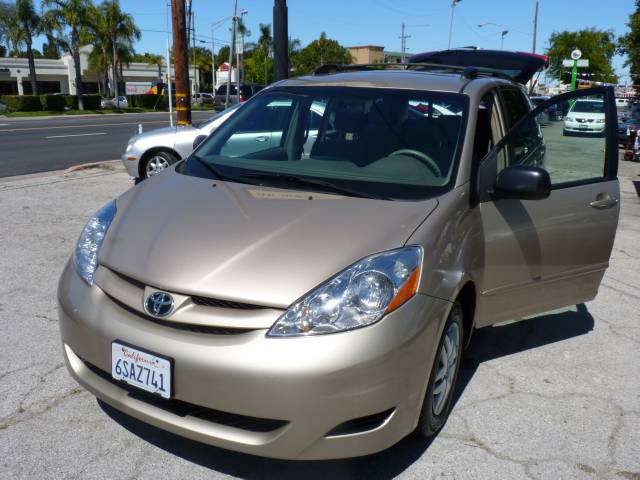 2008 TOYOTA SIENNA LE, gold, 4 ...