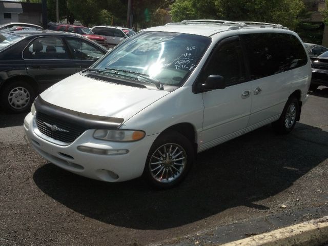 1999 Chrysler Town & Country